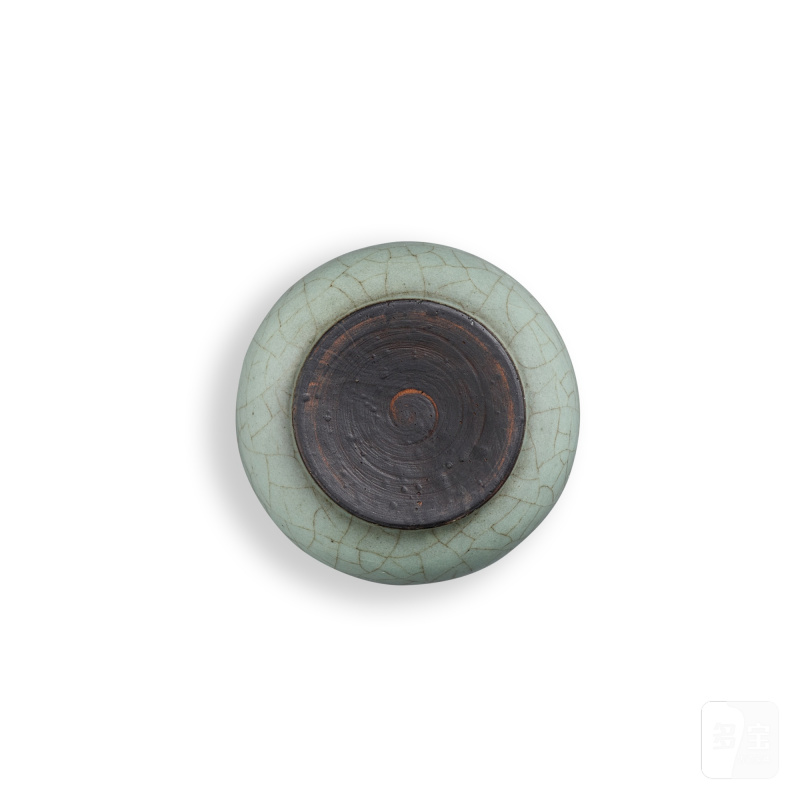 A small guan-type jar, Qing dynasty, 18th century | 清十八世紀 仿官釉雙繫小罐 - 图3